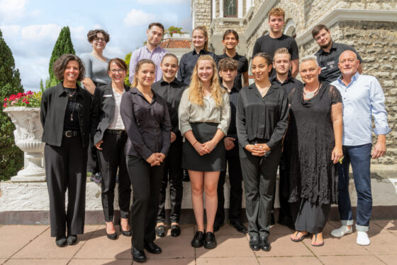 So viele wie noch nie: 12 neue Auszubildende auf Schloss Steinburg